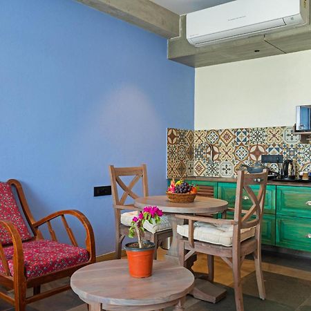 Bougainvilla Apartment Surat Eksteriør bilde