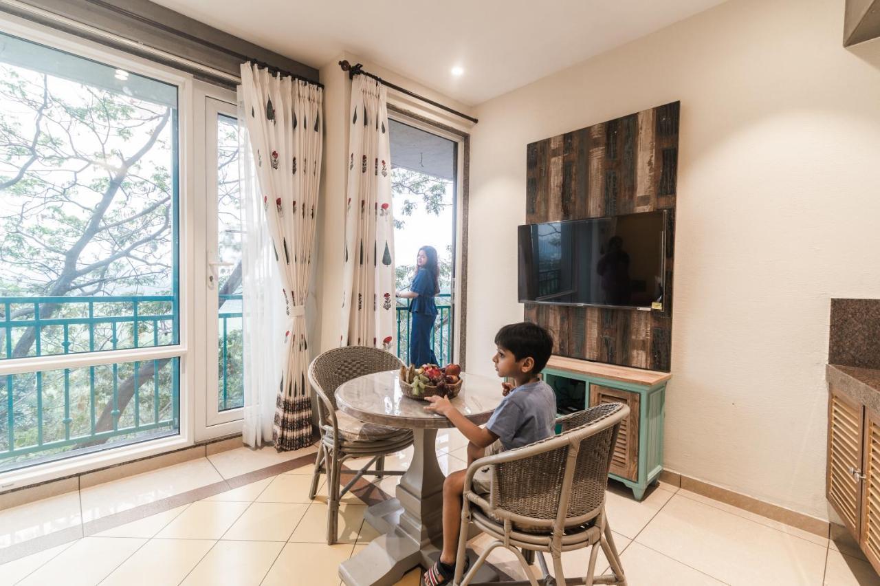 Bougainvilla Apartment Surat Eksteriør bilde