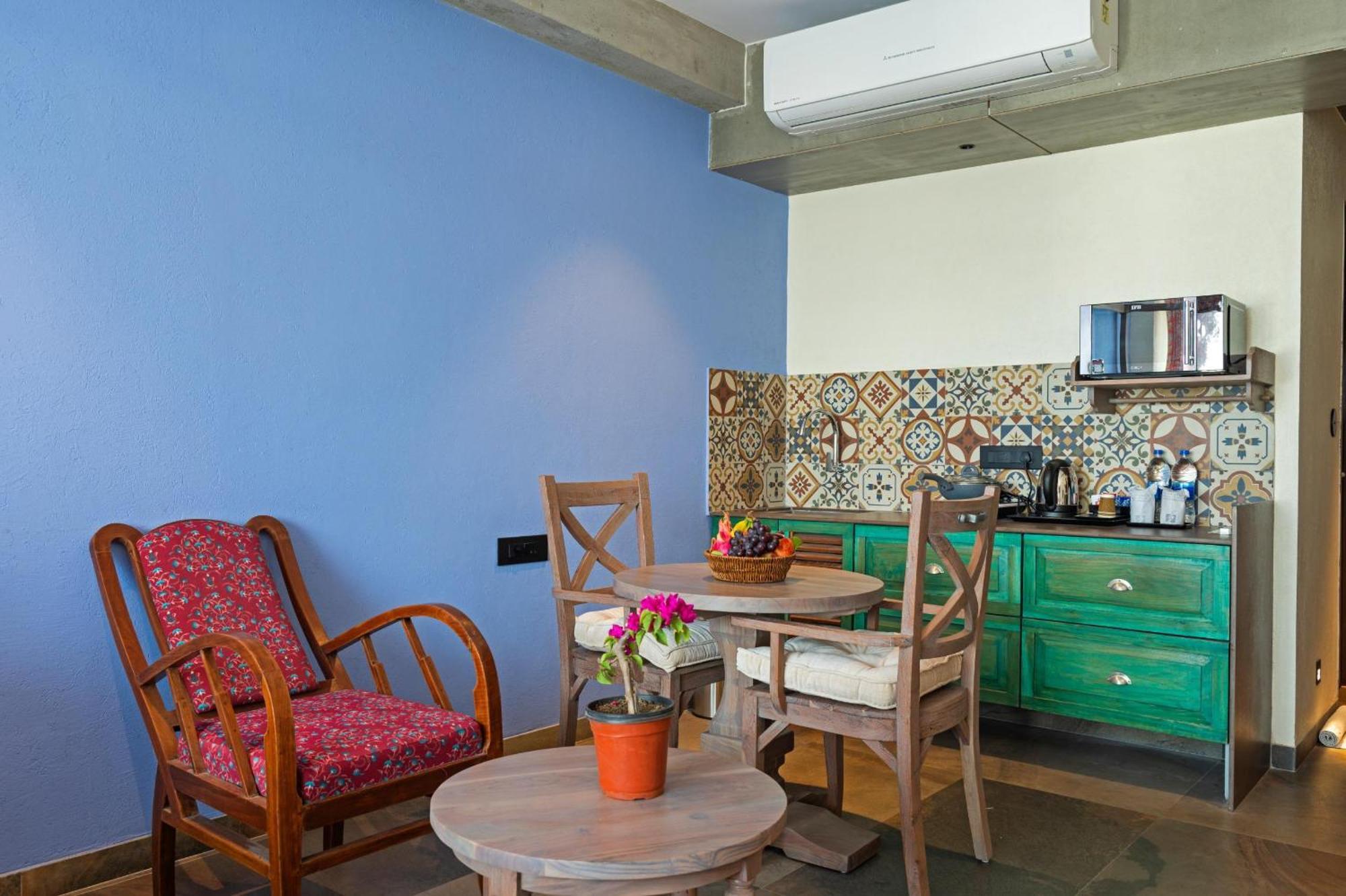 Bougainvilla Apartment Surat Eksteriør bilde